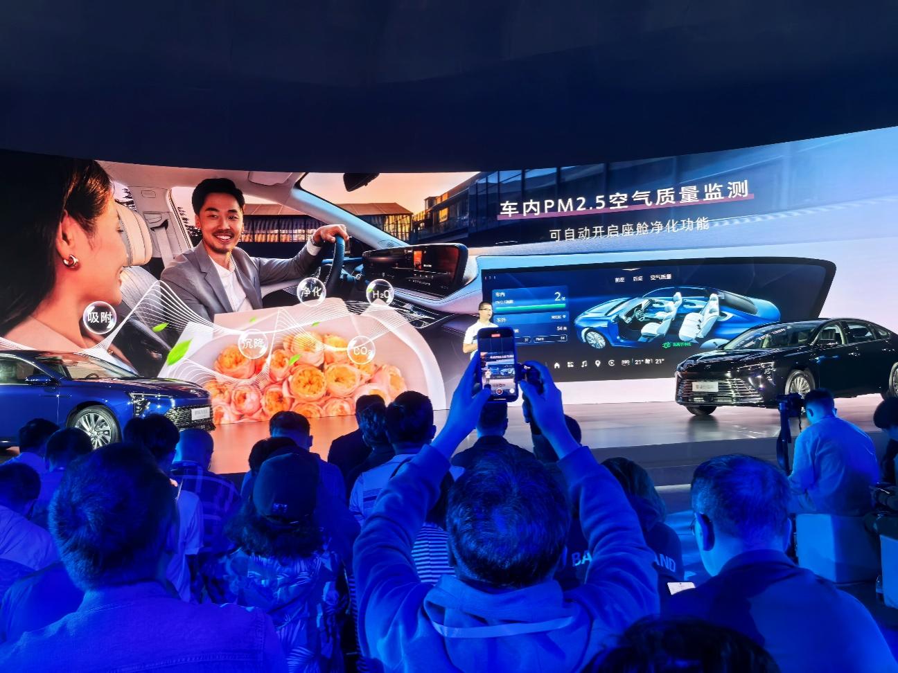 四次迭代豪华再升级 别克君越2025白金款上市(图13)
