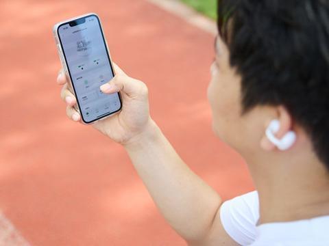 不堵耳朵也能降噪？绿联S8成功破局传统百元耳机市场！(图2)