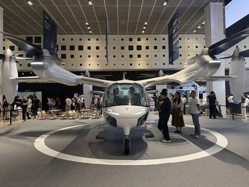 Kaiyun：人工智能大会彻底引爆展区水泄不通门票炒到2000多暴走3万步带来最全看点(图27)